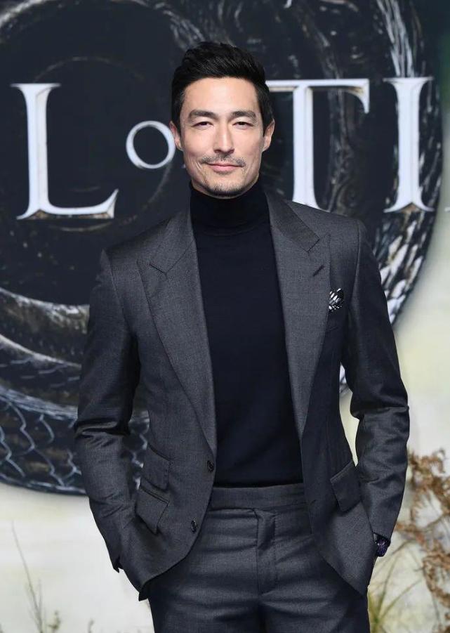 今年41岁的daniel henney 这次出席首映礼依然帅气,不过年龄越大眼睛