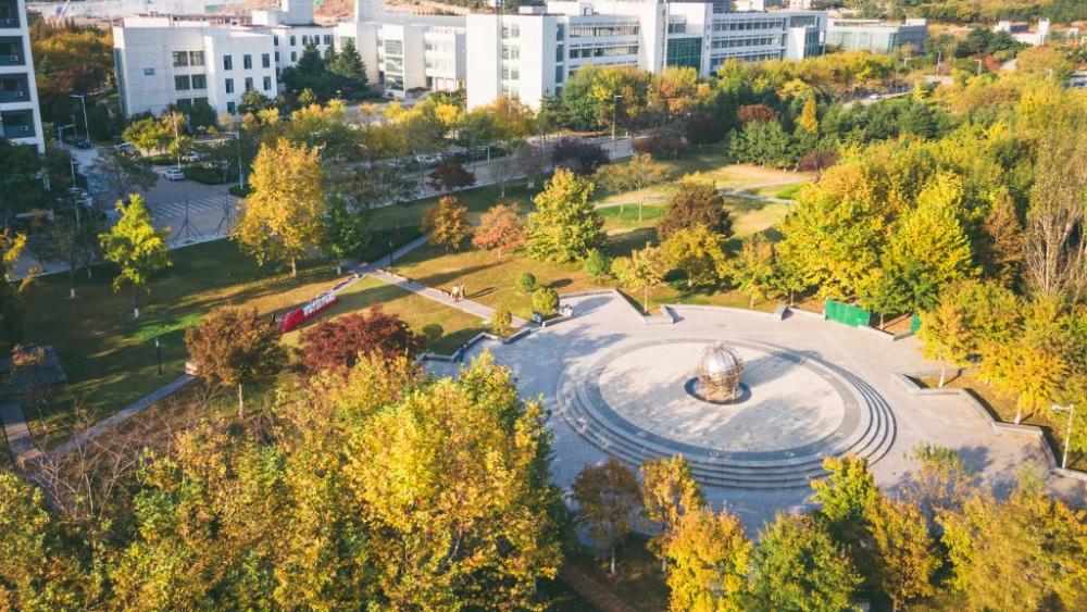 中国石油大学(华东)现有青岛唐岛湾校区,古镇口校区以及东营园区,校园