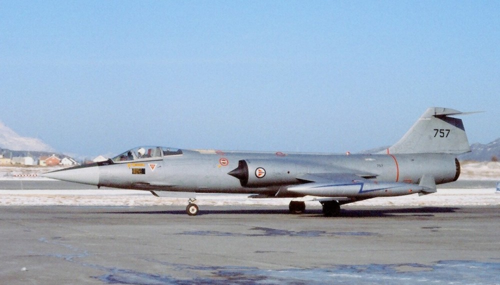 挪威皇家空军是欧洲最早获得f-16战斗机的国家之一,早在1970年,挪威