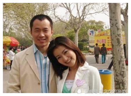 他和前妻也没有孩子,邱启明的第一任妻子名叫李盈,第二任妻子名叫李菡
