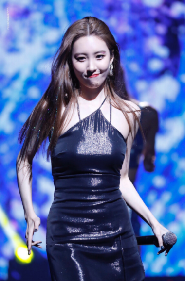 李宣美:"第一美腿女神"身材凹凸有致!热辣舞姿让人移
