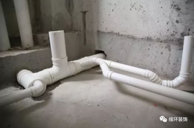 一,卫生间排水管安装的布局卫生间排水管的布局是需要根据谁的走向来