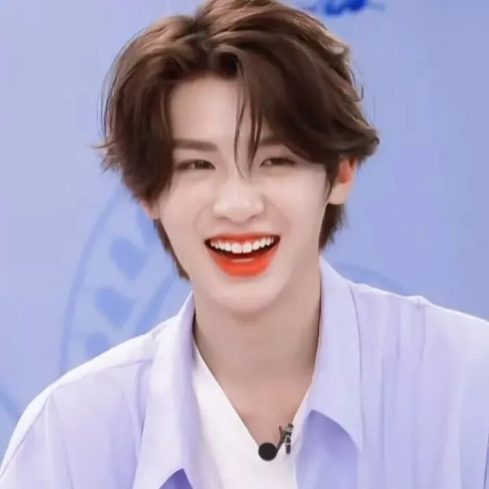 头像黄明昊