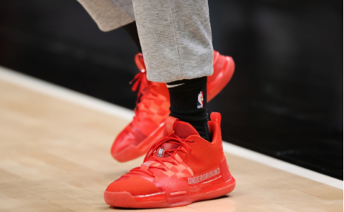 nba球员上脚鲁尼穿安踏见山一代汤神和卡鲁索不一般