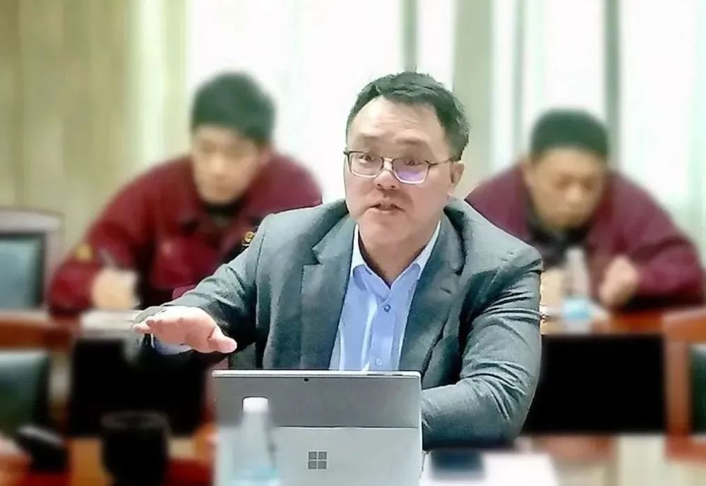 11月24日,沙钢召开6s-tpm精益管理第三阶段第十期开展情况汇报会,会议