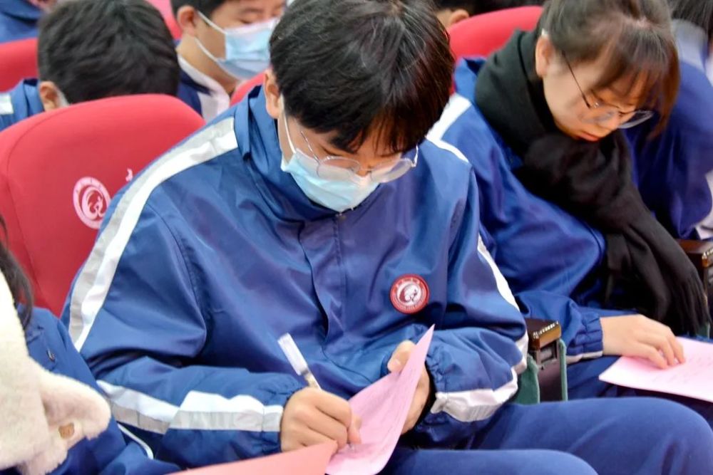 产生了新一届学生会执行委员会,刘旭康同学当选为新一届学生会主席,李