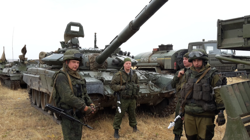 部队里的摩托化步兵机械化步兵和装甲步兵有什么区别