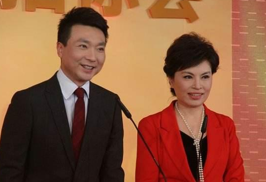 央视名嘴李瑞英:儿子坠楼坚守岗位,退休引争议,与丈夫青梅竹马