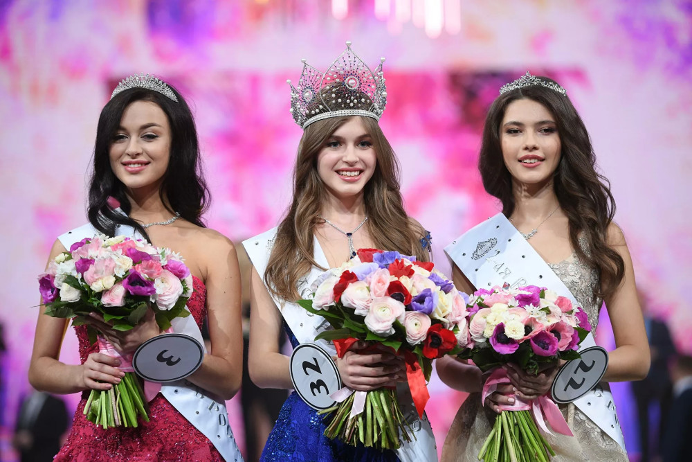 拉利娜阿拉博娃将代表俄罗斯参加2021年环球小姐大赛