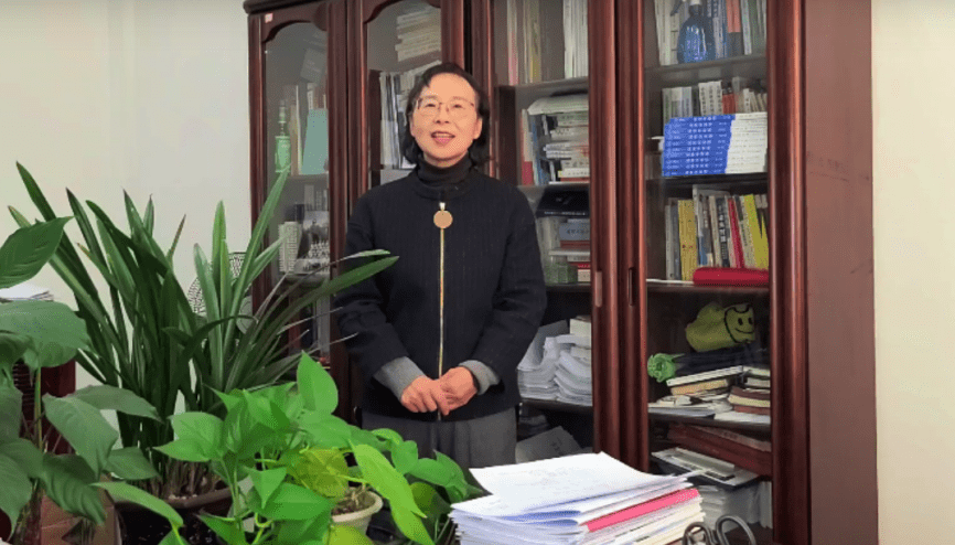(图为:武汉大学副校长,湖北省高校图工委主任委员吴平教授致辞)