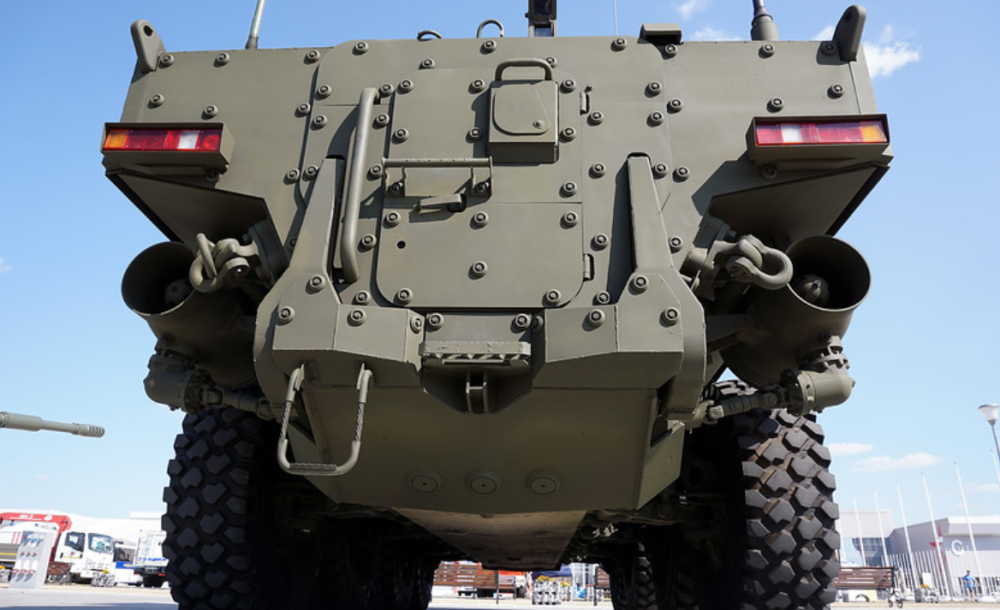 俄式大八轮俄罗斯推出新型轮式装甲车防护力大幅增强