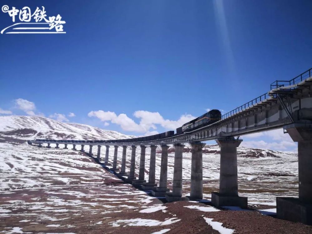 人民日报整版解读青藏铁路精神!
