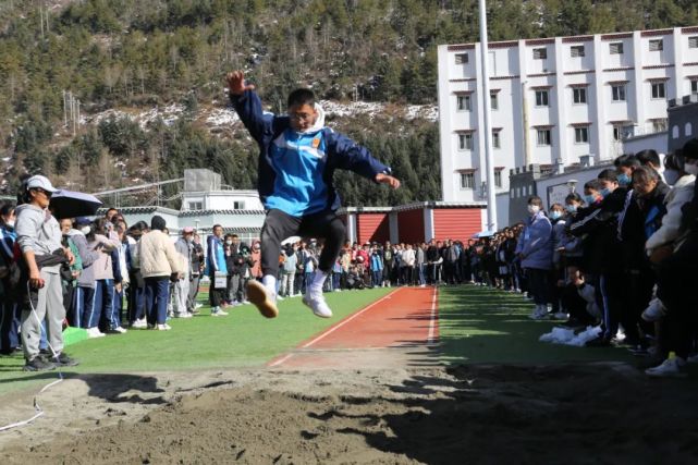 康定中学第三十三届田径运动会圆满落幕