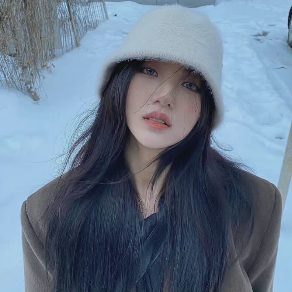 冬日女头 "你在的城市下雪了吗?