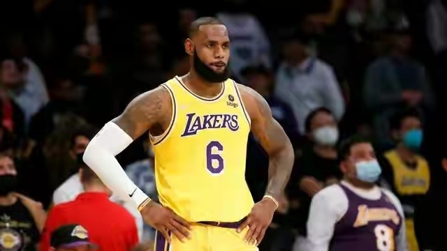 北京时间12月1日,根据美国媒体消息,nba球星詹姆斯新冠肺炎确诊,将会