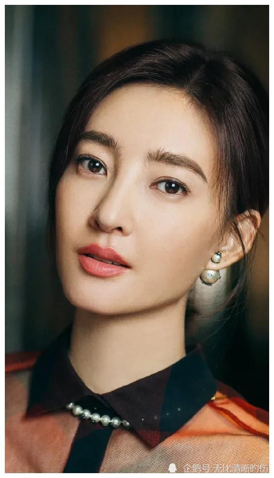 王丽坤,1985年出生内蒙古赤峰,女演员,总感觉她名字偏