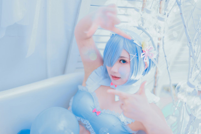 蕾姆·泳装手办cosplay