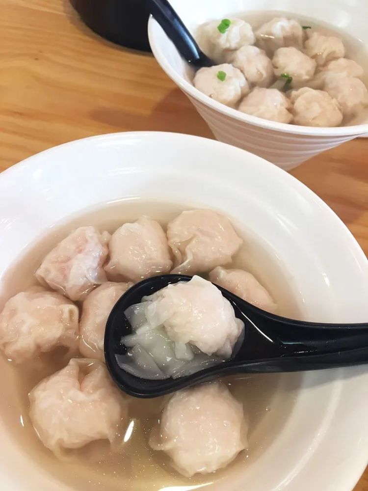 "沙县小吃内卷了"上热搜,它凭什么这么火?
