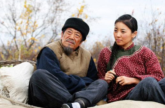 "老戏骨"王奎荣:68岁娶小37岁娇妻,发誓要和小娇妻白头偕老