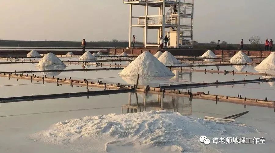 长芦盐场我国有三大著名的盐场,分别是:长芦盐场,布袋盐场,莺歌海盐场