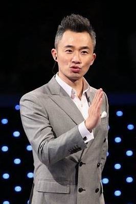 当东方卫视一哥程雷因富豪生日宴被迫让贤时,谁又会成为"用人荒"的