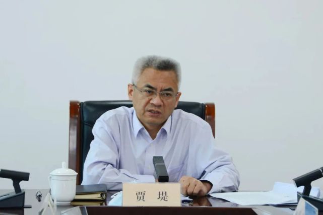 区委副书记,区长贾堤在讲话中强调,要抓牢源头减量这个根本,全程分类