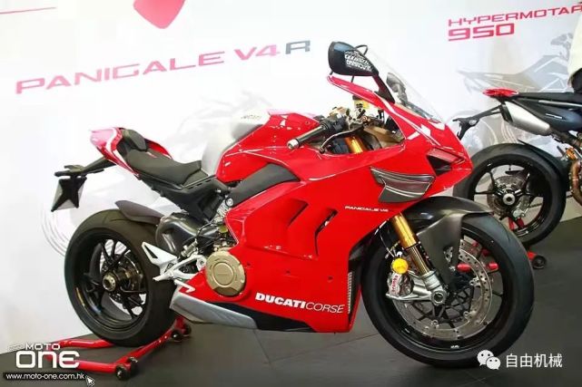 2020年,杜卡迪推出了panigale superleggera v4,在这辆车上大量使用