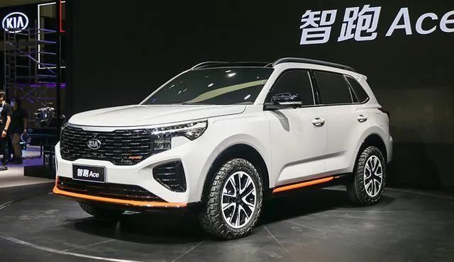 7月12日上市的智跑ace就成为东风悦达起亚启用新标后的首款量产车,其