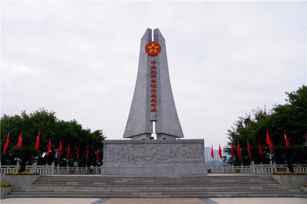 江西于都红色旅游一双绣球草鞋里的感人故事为于都人点赞