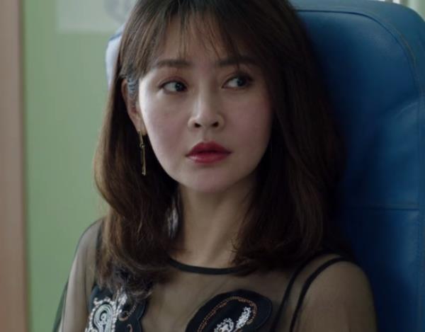 后面经历了一系列事情之后也开始逐渐回归本心,在五位女演员在于明加