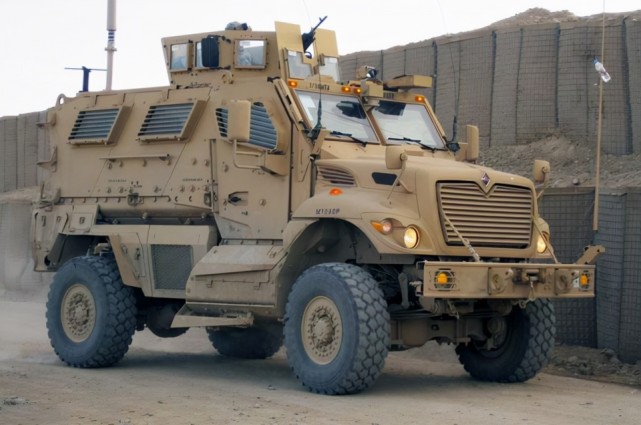 奥什科什联合轻型战术车辆(jltv)是一种符合"胜利"电子标准的轻型通用