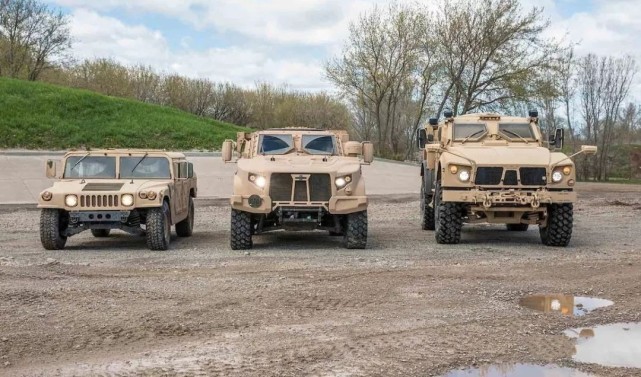 美国国防部希望购买54,599台轻型战术车辆(jltv),其中49,099台给美国