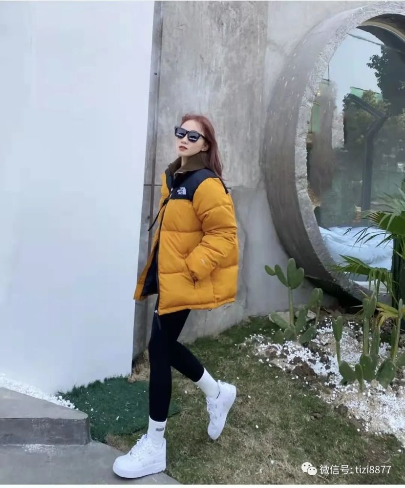 北面羽绒服搭配什么裤子好看