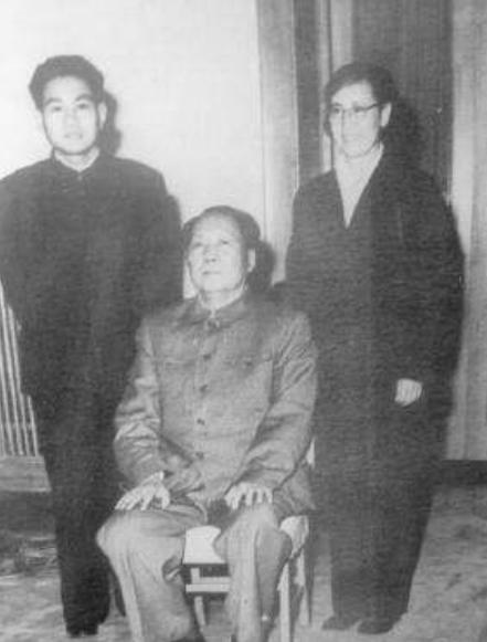 1980年,李银桥劝李讷再婚,李讷叹气直言:我这情况,谁肯找我啊