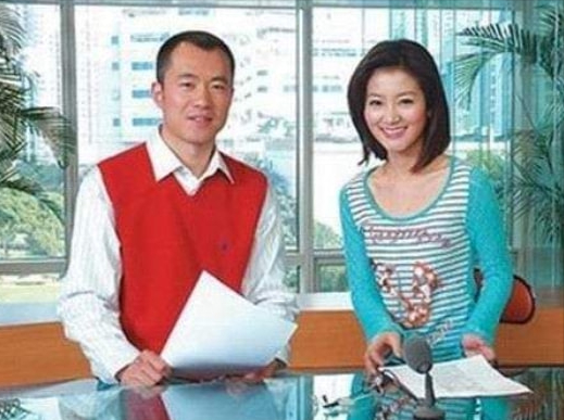 他和前妻也没有孩子,邱启明的第一任妻子名叫李盈,第二任妻子名叫李菡