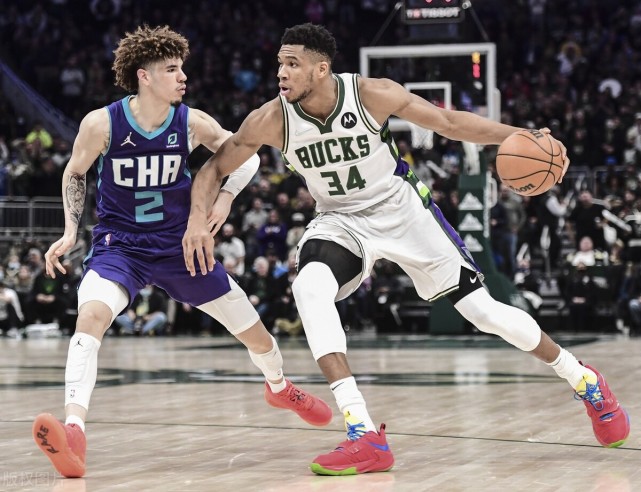 nba午报:考辛斯雄鹿首秀惊艳,雷迪克不认可詹姆斯说法