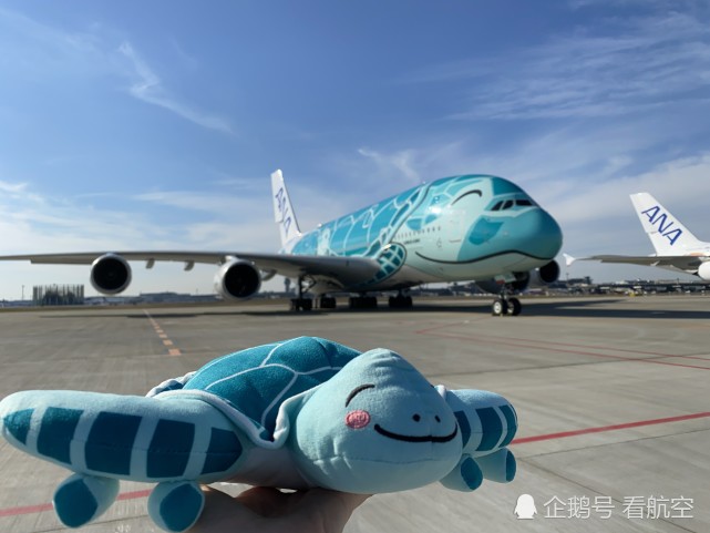 全日空航空在法国图卢兹接收交付的空客a380落日橙3号机