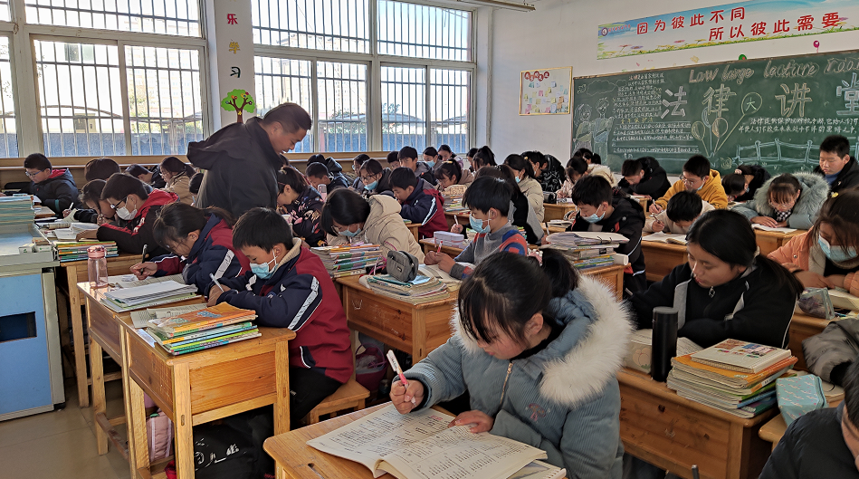 进一步坚定初心,提振精神,全县的教育工作者△古邳中学△官山中学进行