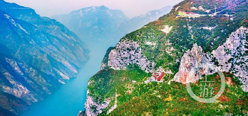 《神女无恙 上游新闻签约摄影师 郑彬 摄于巫山神女峰景区