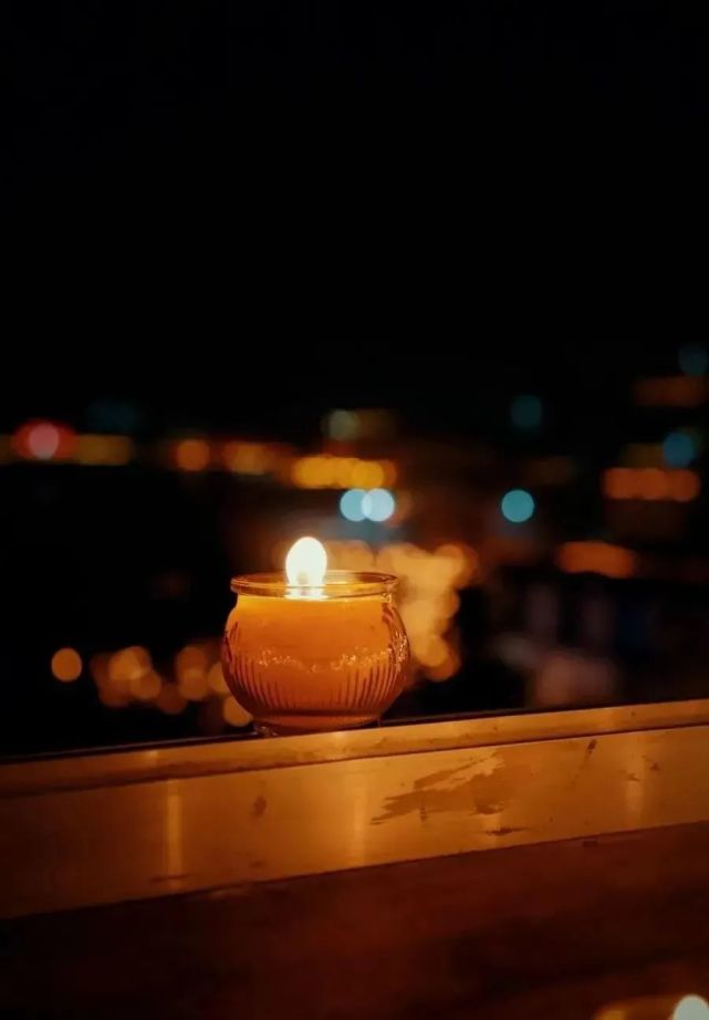 一年一度"燃灯日",点亮佛前一盏灯,除尽心头诸幽暗!