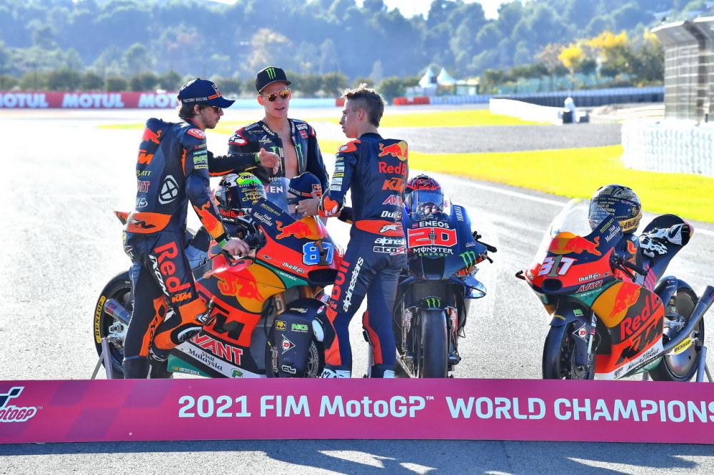 motogp2021各级别世界冠军的大合照