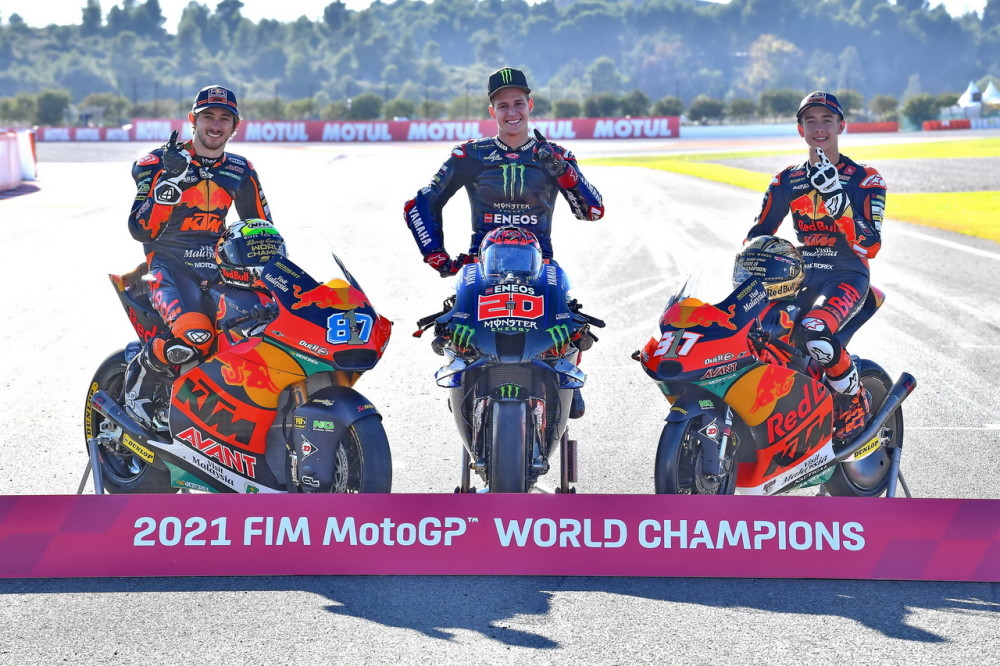 motogp2021各级别世界冠军的大合照