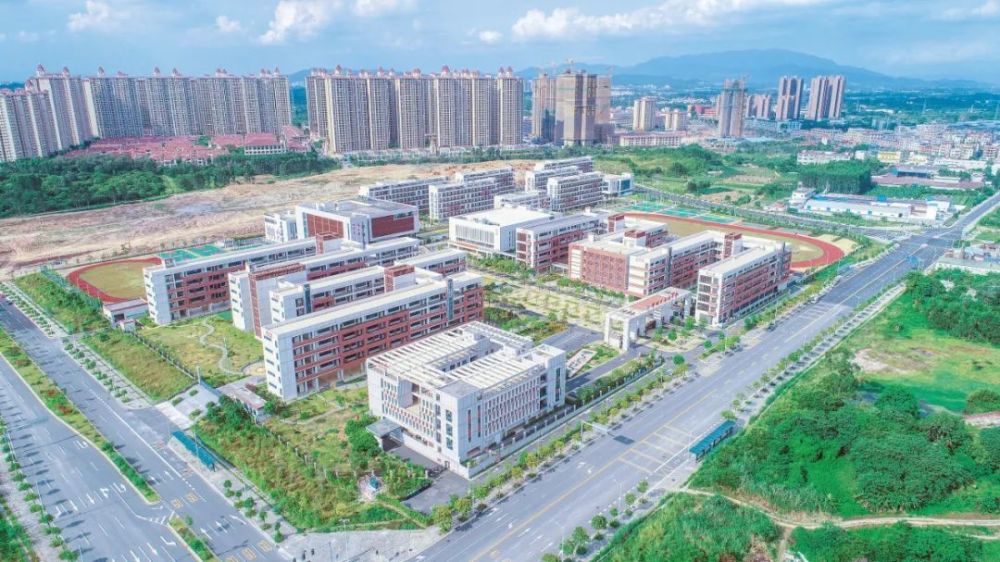 广州市增城区挂绿实验学校