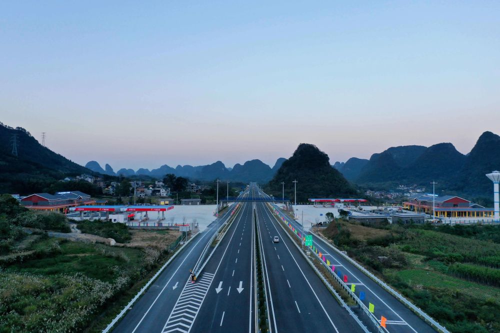 今天,桂林至柳城高速公路通车啦!缩短河池到桂林的距离!