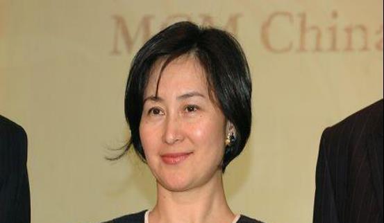 拥有54亿现金的何超琼却无儿无女未来家产或将留给弟弟