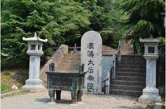 薄太后陵寝有条路可直通墓顶有人说这在过去属于大不敬