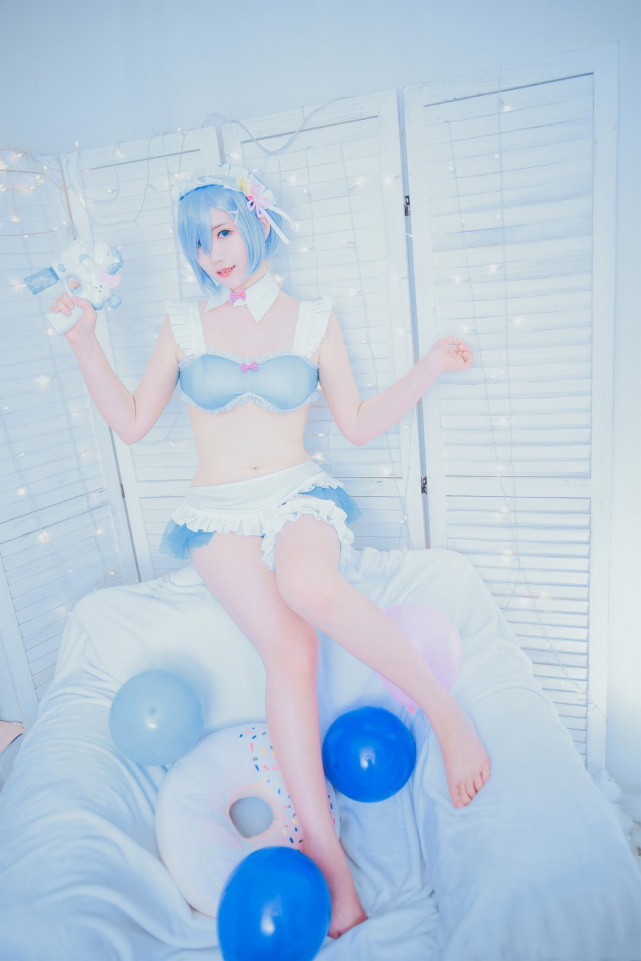 蕾姆·泳装手办cosplay