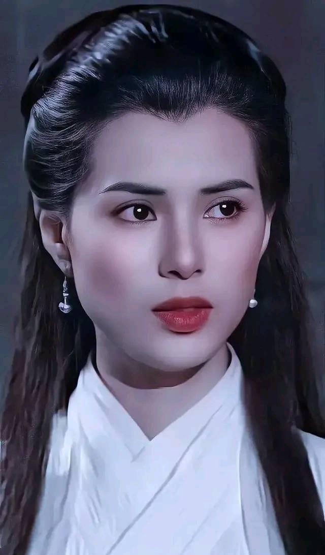 李若彤扮演的小龙女为什么难以超越呢?
