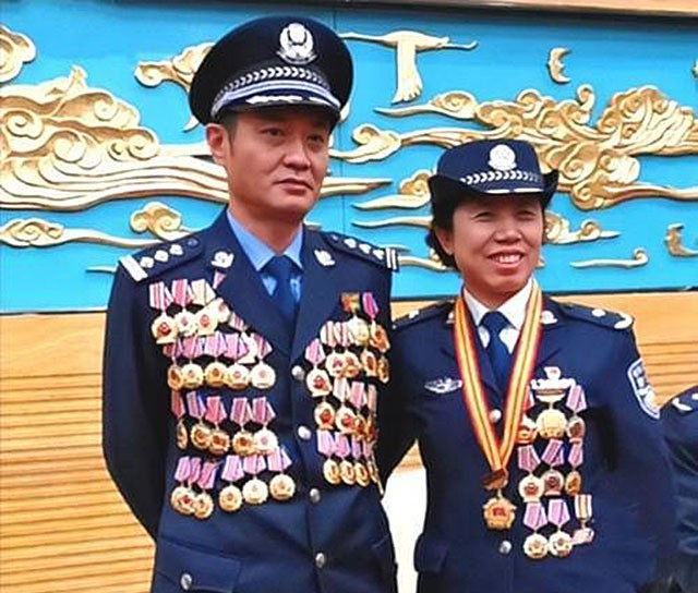 "勋章民警"程鹏,曾被毒贩枪抵脑门:从警33年,4次个人一等功
