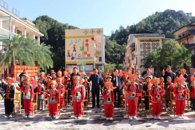 梧州市自然资源局到蒙山县长坪瑶族乡长坪小学开展地质灾害防治科普进